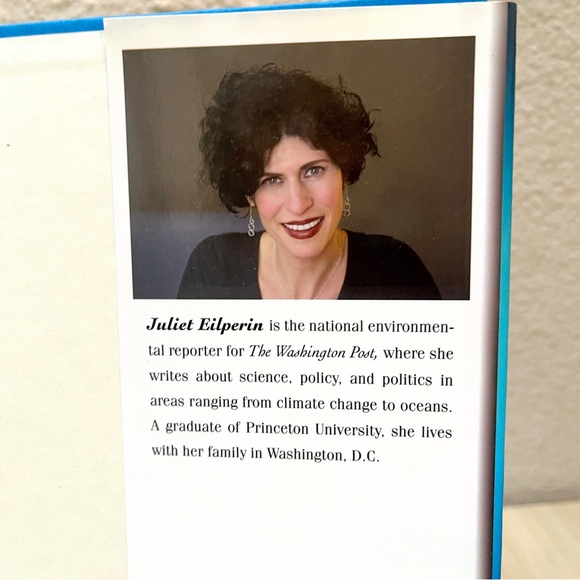 Demon Fish Book Hardcover W/dust-jacket NWT.Sharks! - Picture 6 of 6